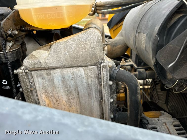 image for item IE9065 2011 John Deere 310SJ backhoe