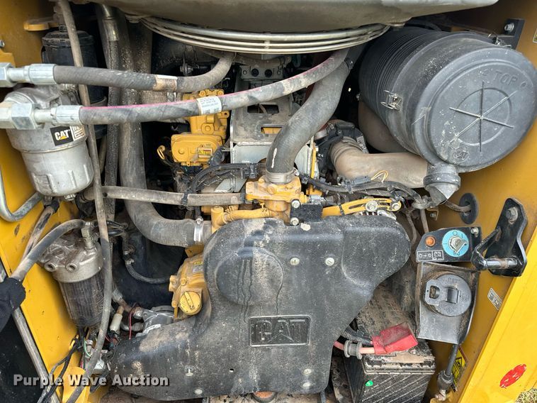 image for item IE9068 2018 Caterpillar  299D2 tracked skid steer loader