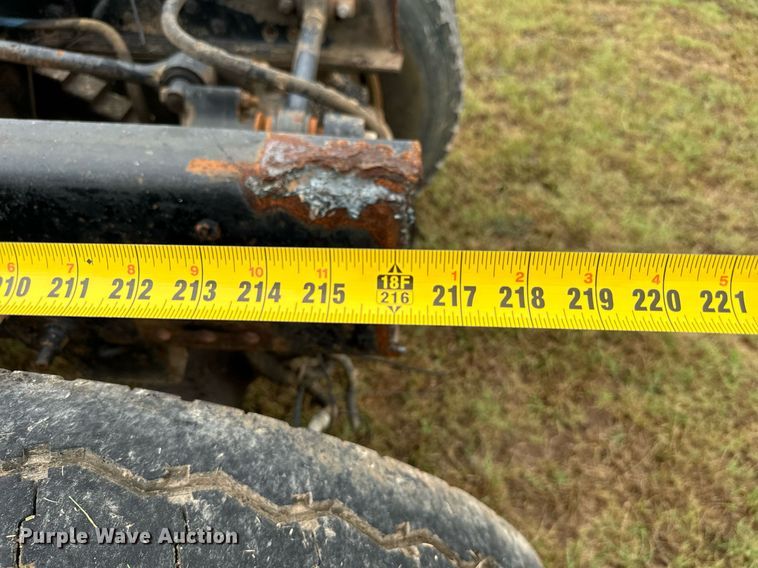 image for item IE9072 2000 Mack RD688S truck cab and chassis