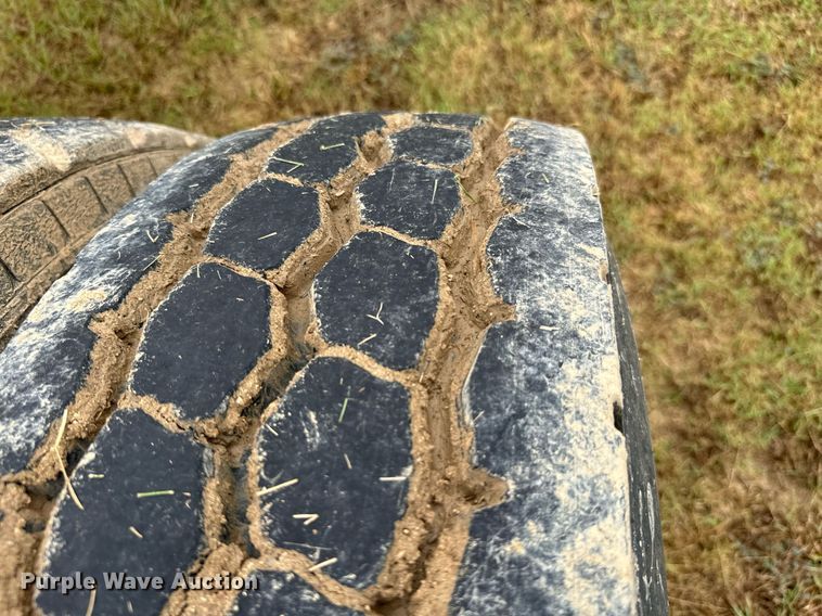 image for item IE9072 2000 Mack RD688S truck cab and chassis