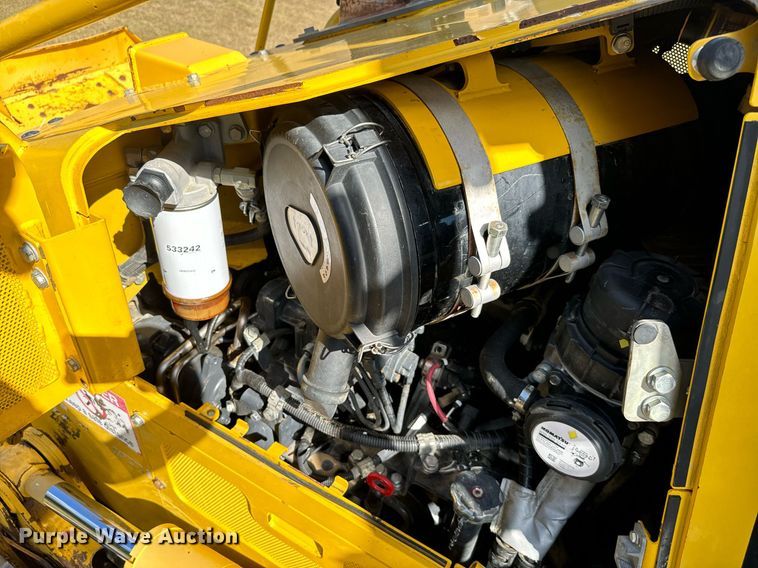 image for item IE9100 2014 Komatsu D61 dozer