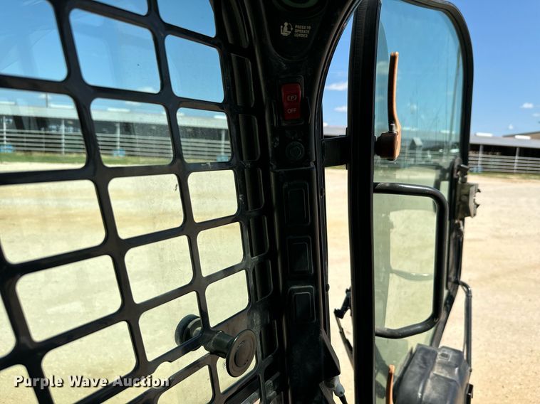 image for item IE9110 2014 Bobcat S510 skid steer loader