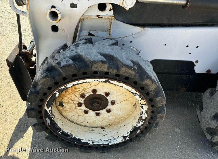 image for item IE9110 2014 Bobcat S510 skid steer loader