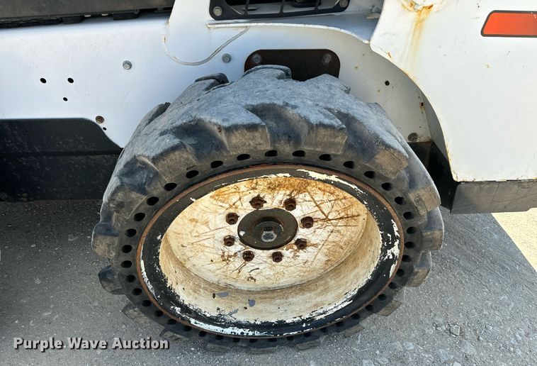 image for item IE9110 2014 Bobcat S510 skid steer loader