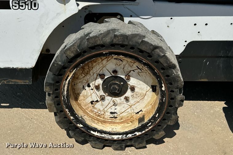 image for item IE9110 2014 Bobcat S510 skid steer loader
