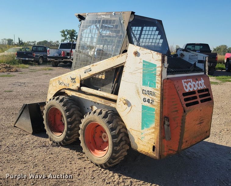 image for item JO9389 1983 Bobcat 642 skid steer loader