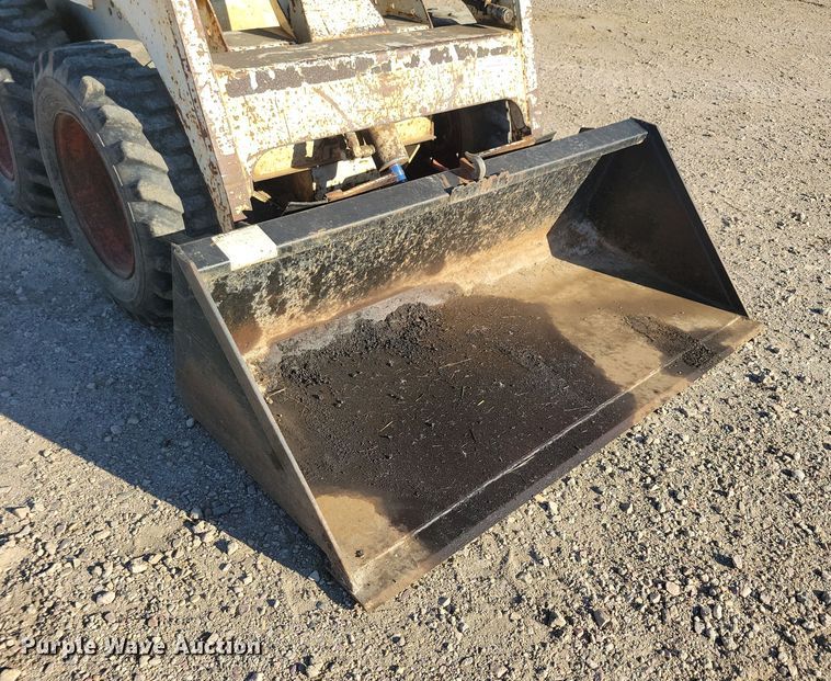 image for item JO9389 1983 Bobcat 642 skid steer loader
