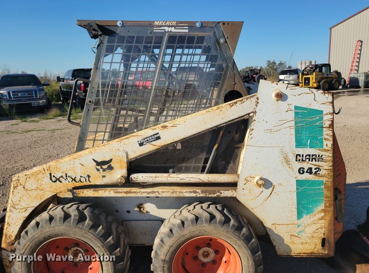 image for item JO9389 1983 Bobcat 642 skid steer loader