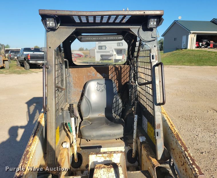 image for item JO9389 1983 Bobcat 642 skid steer loader