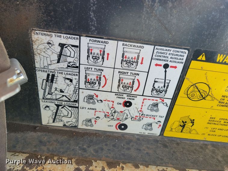 image for item JO9389 1983 Bobcat 642 skid steer loader