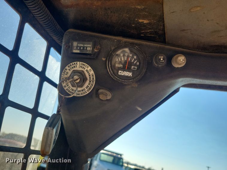 image for item JO9389 1983 Bobcat 642 skid steer loader