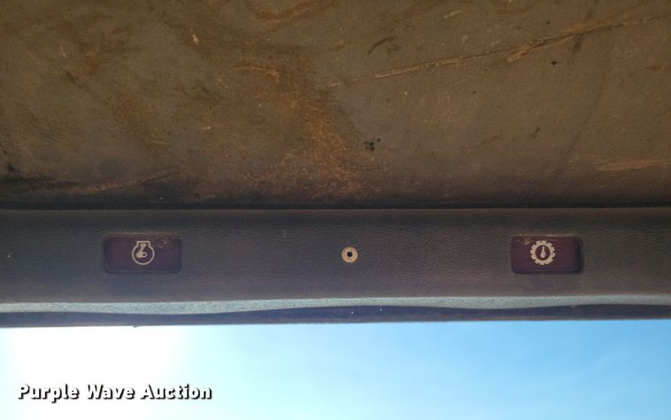 image for item JO9389 1983 Bobcat 642 skid steer loader