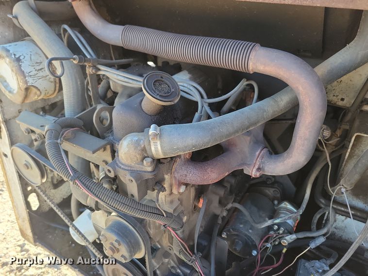 image for item JO9389 1983 Bobcat 642 skid steer loader