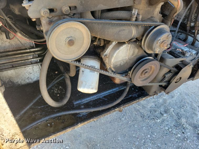 image for item JO9389 1983 Bobcat 642 skid steer loader