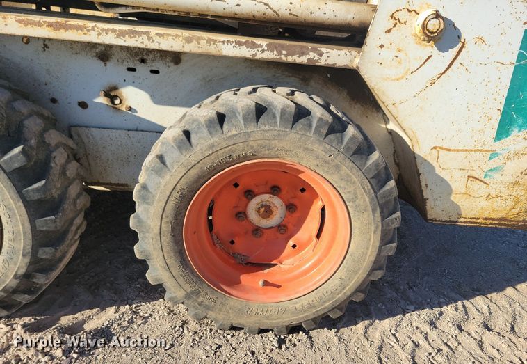 image for item JO9389 1983 Bobcat 642 skid steer loader