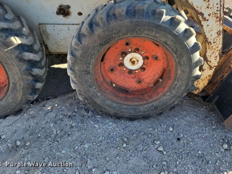 image for item JO9389 1983 Bobcat 642 skid steer loader