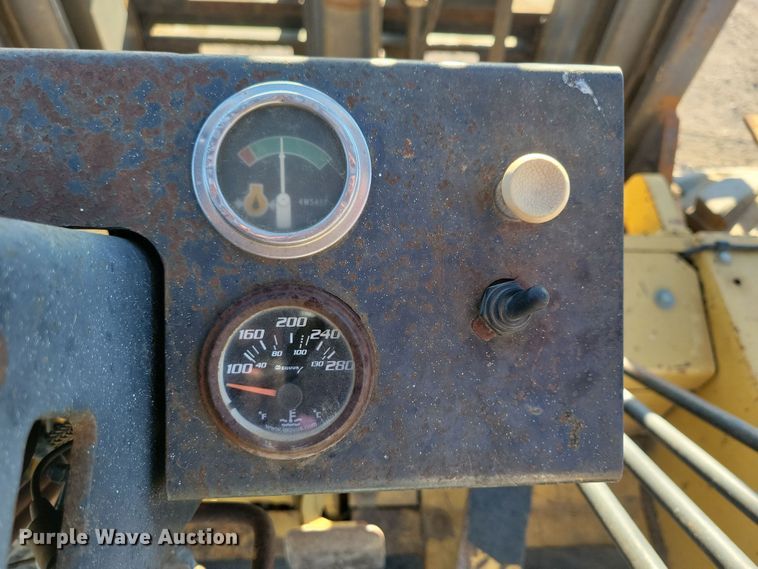 image for item JO9390 Caterpillar forklift