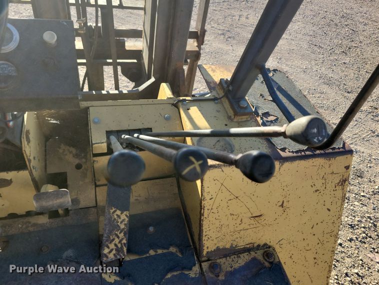 image for item JO9390 Caterpillar forklift