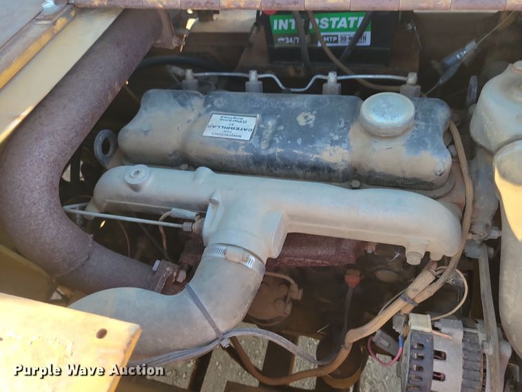 image for item JO9390 Caterpillar forklift