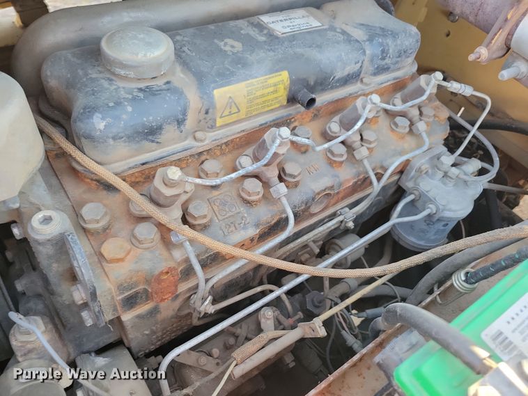 image for item JO9390 Caterpillar forklift