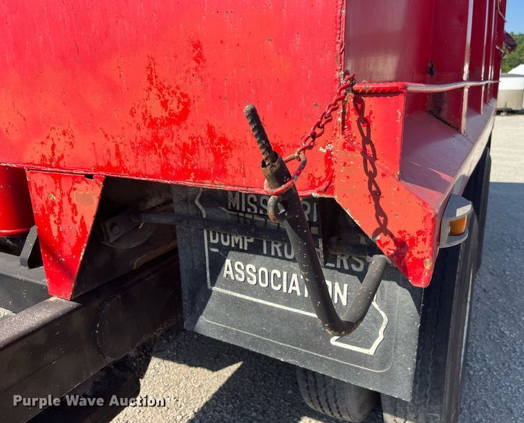 image for item LC9042 1995 Schien Equipment end dump pup trailer