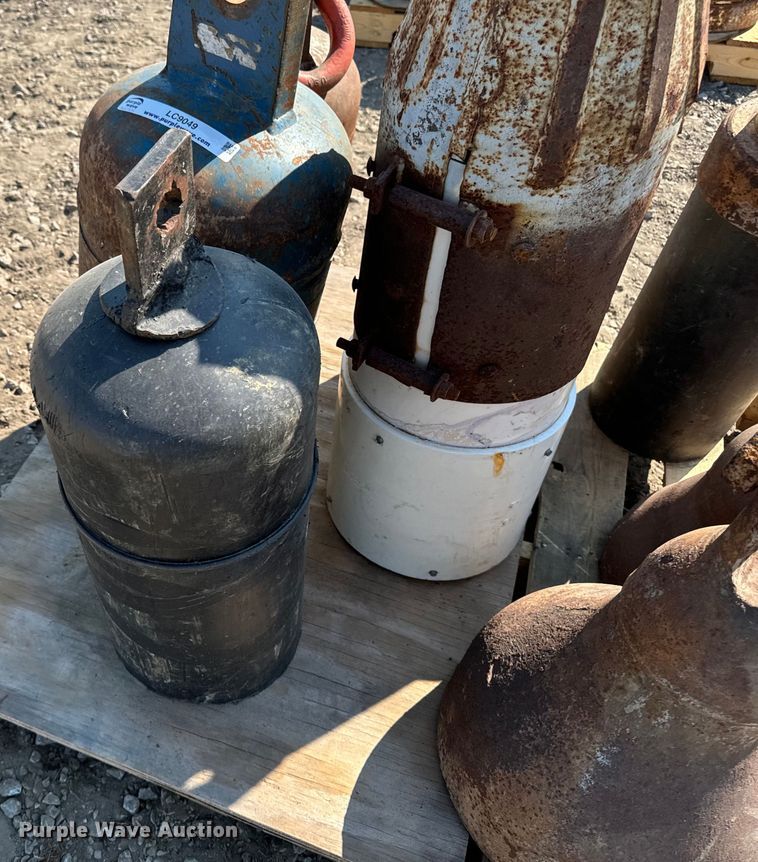 image for item LC9049 (8) pipe pullers