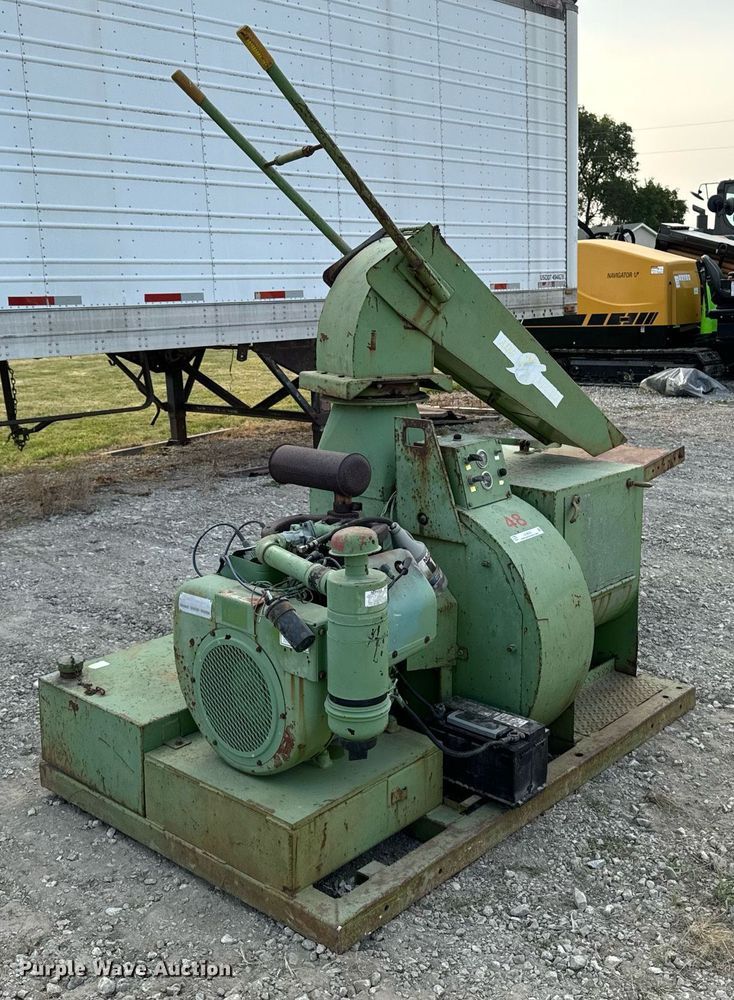 image for item LC9053 Bowie Aero Mulcher straw blower