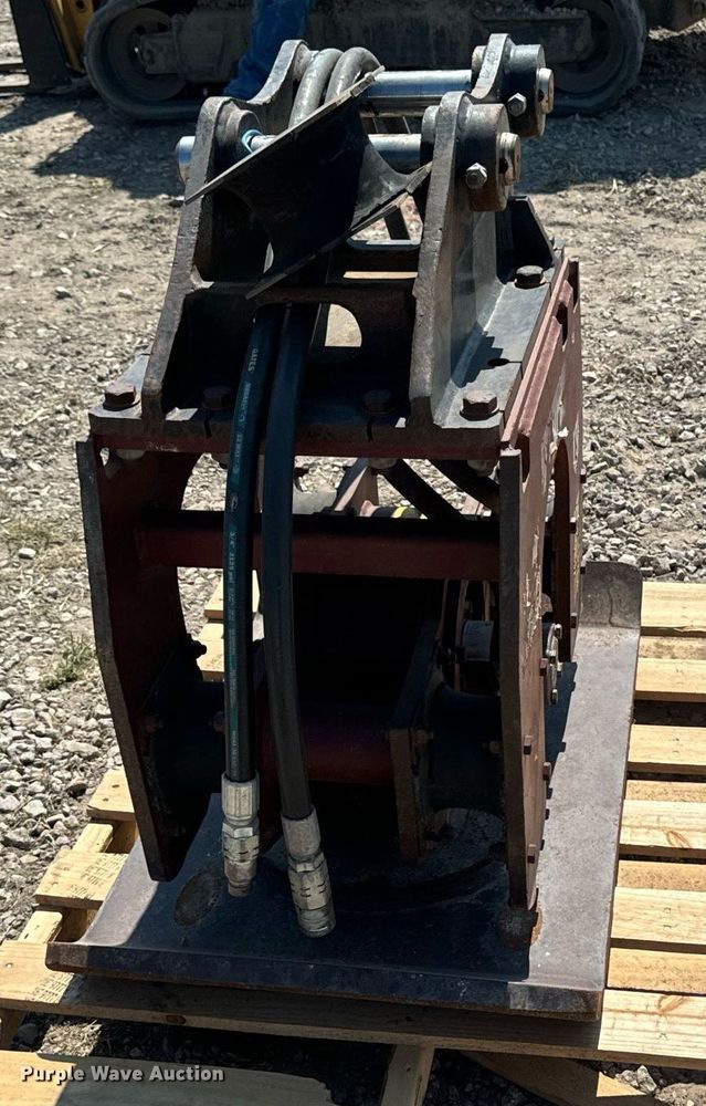 image for item LC9055 2018 HO-PAC 1000C plate compactor