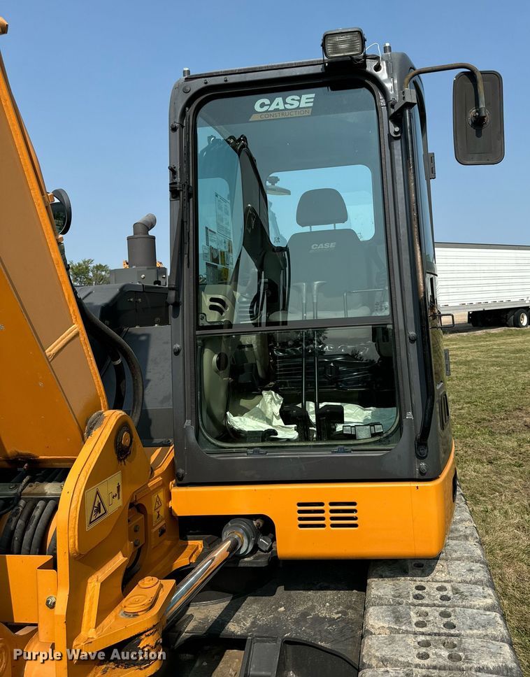 image for item LC9063 2017 Case CX80C mini excavator