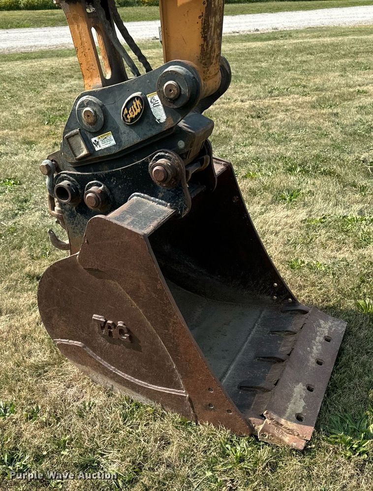 image for item LC9063 2017 Case CX80C mini excavator