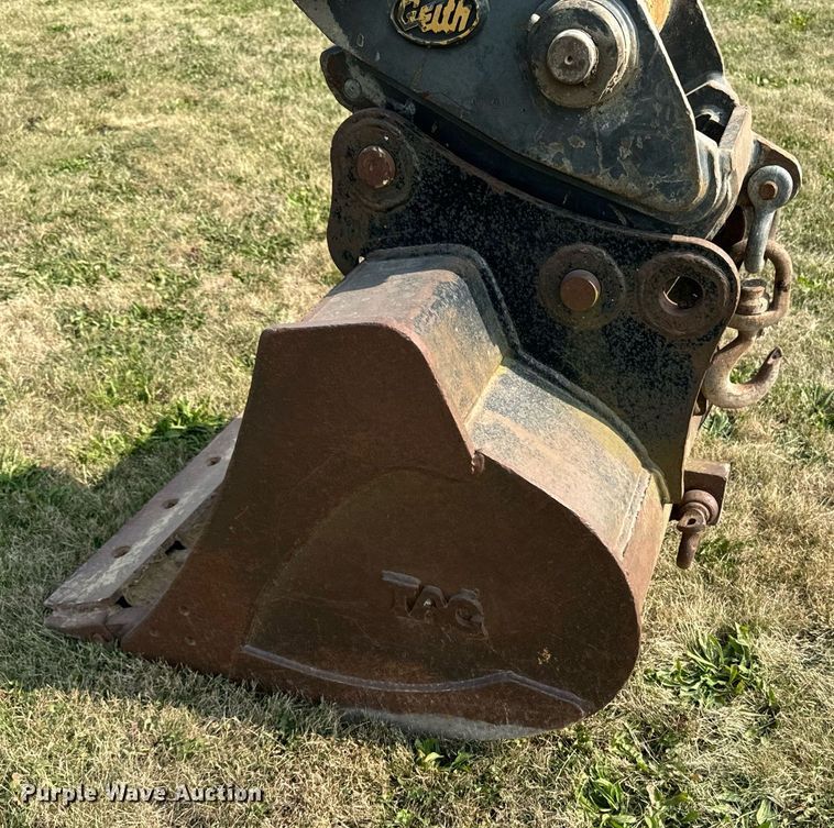 image for item LC9063 2017 Case CX80C mini excavator