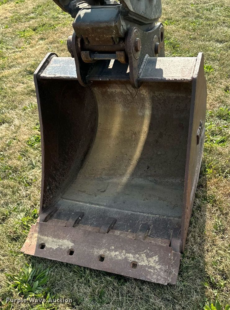 image for item LC9063 2017 Case CX80C mini excavator