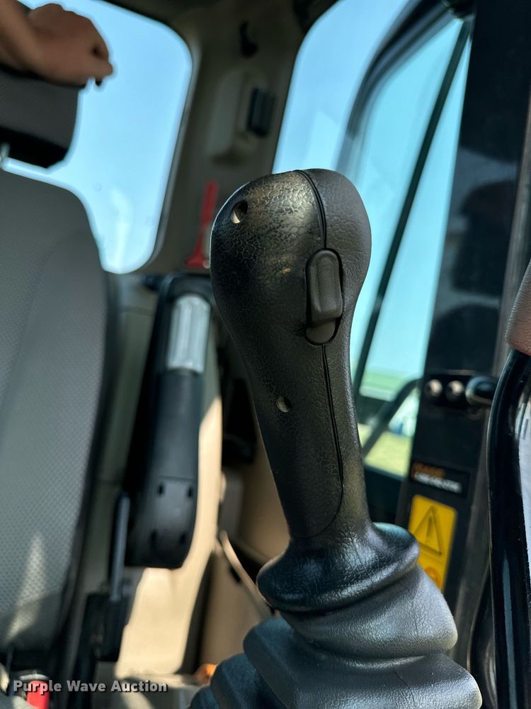 image for item LC9063 2017 Case CX80C mini excavator