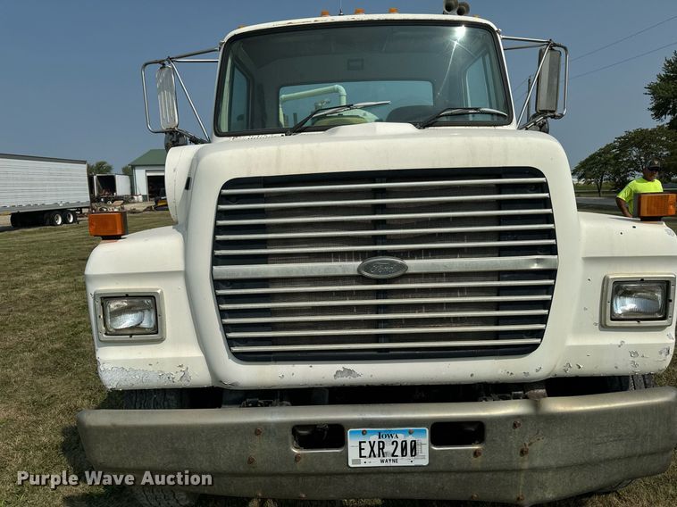 image for item LC9064 1995 Ford L9000 hydrovac truck