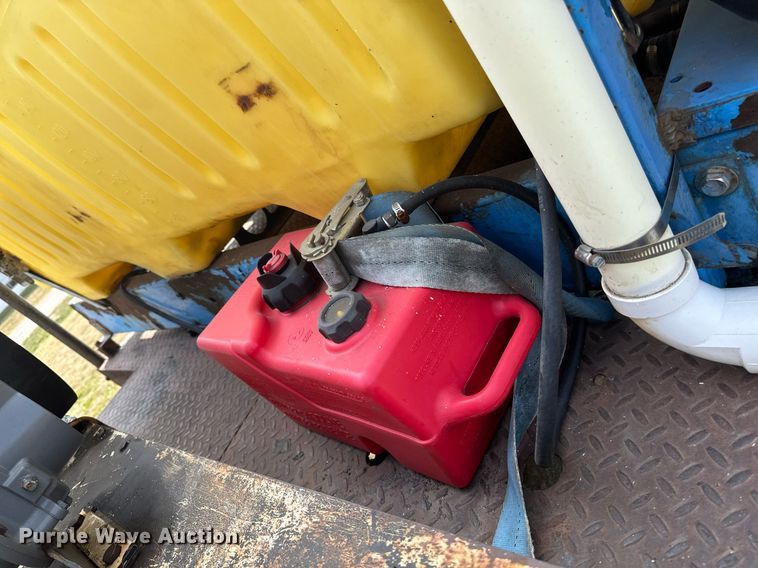 image for item LC9064 1995 Ford L9000 hydrovac truck