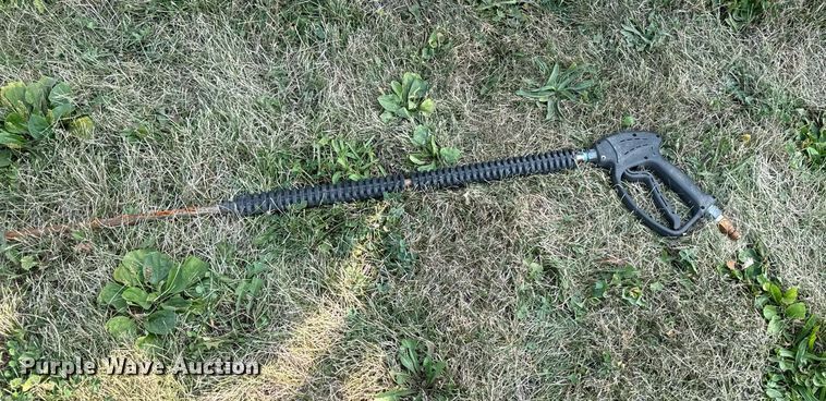 image for item LC9064 1995 Ford L9000 hydrovac truck