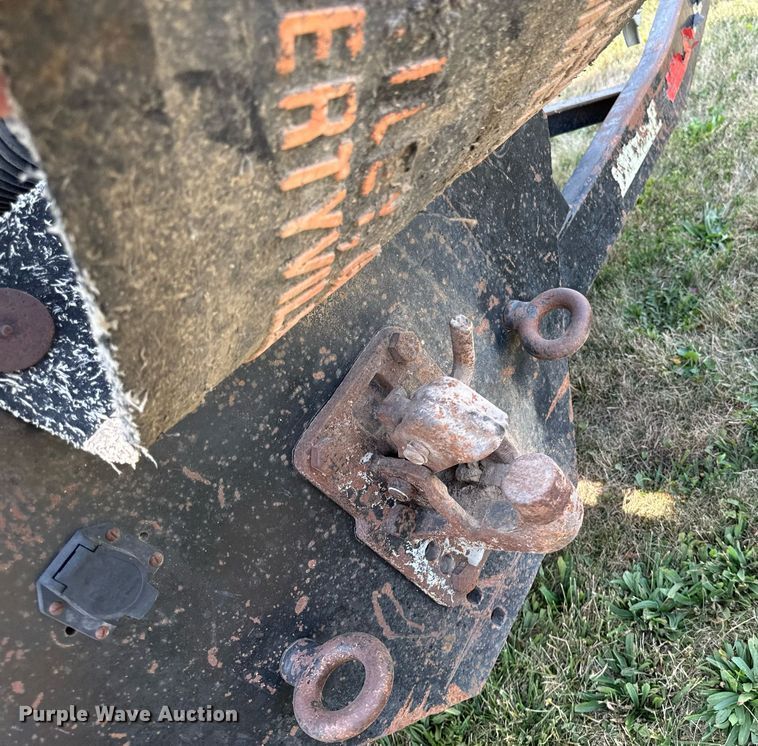 image for item LC9064 1995 Ford L9000 hydrovac truck