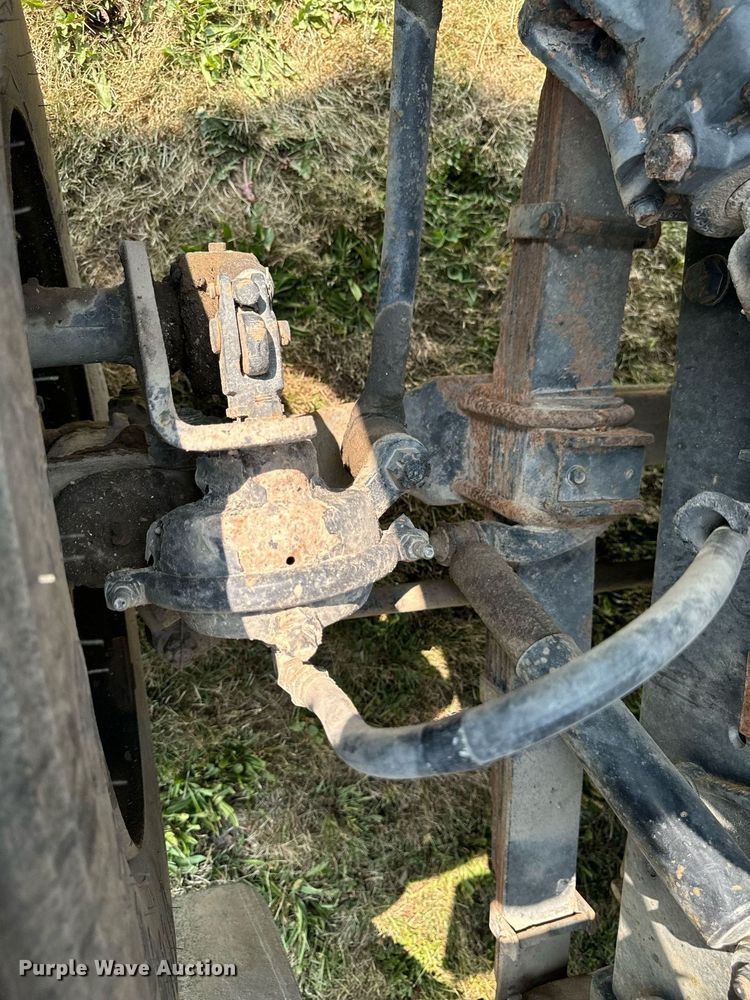 image for item LC9064 1995 Ford L9000 hydrovac truck