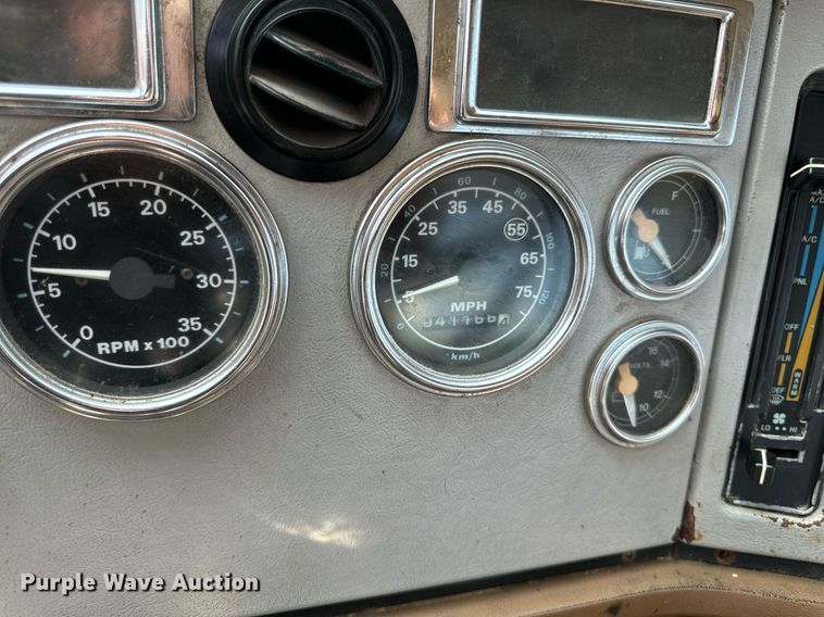 image for item LC9064 1995 Ford L9000 hydrovac truck