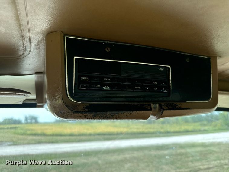 image for item LC9064 1995 Ford L9000 hydrovac truck