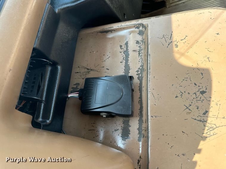 image for item LC9064 1995 Ford L9000 hydrovac truck