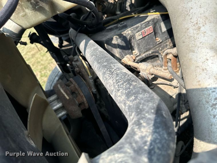 image for item LC9064 1995 Ford L9000 hydrovac truck