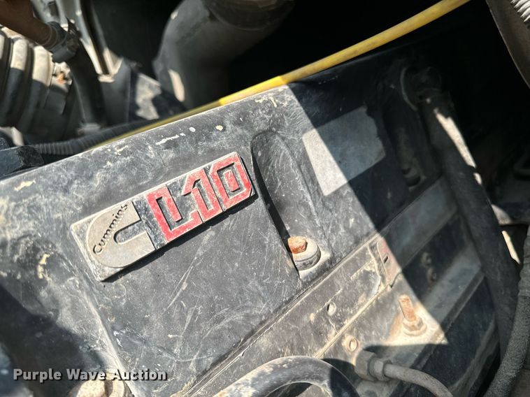 image for item LC9064 1995 Ford L9000 hydrovac truck