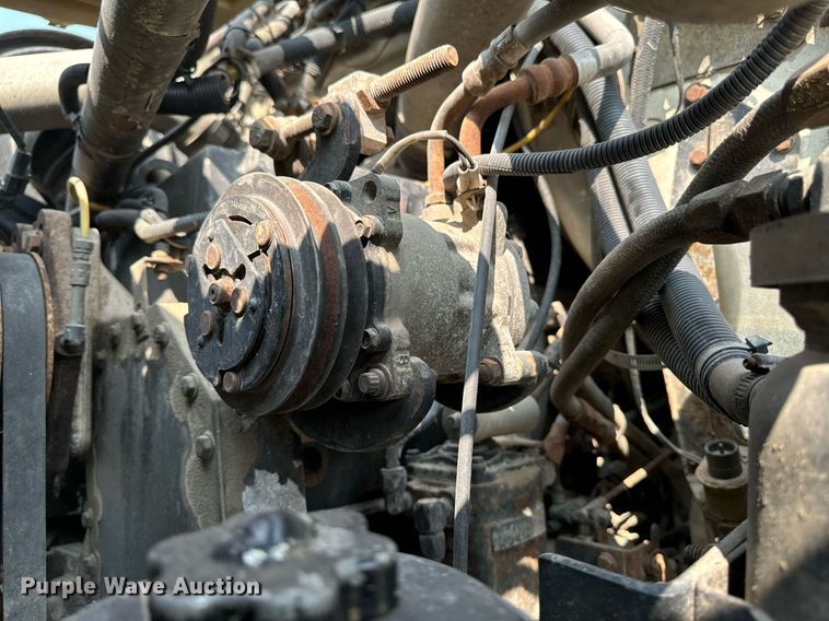 image for item LC9064 1995 Ford L9000 hydrovac truck