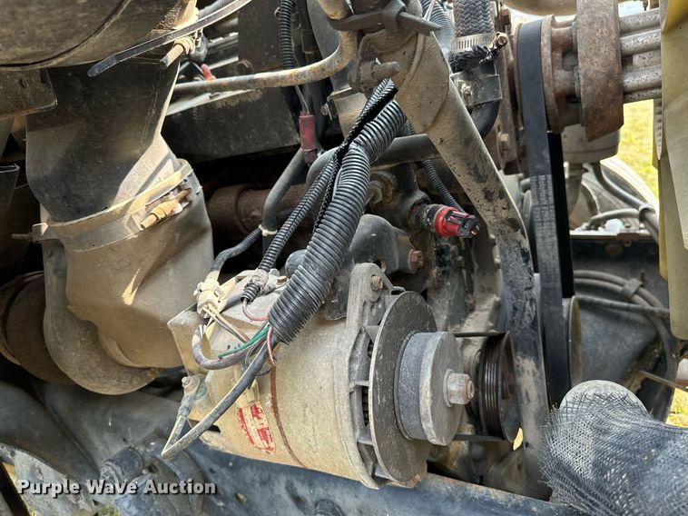 image for item LC9064 1995 Ford L9000 hydrovac truck