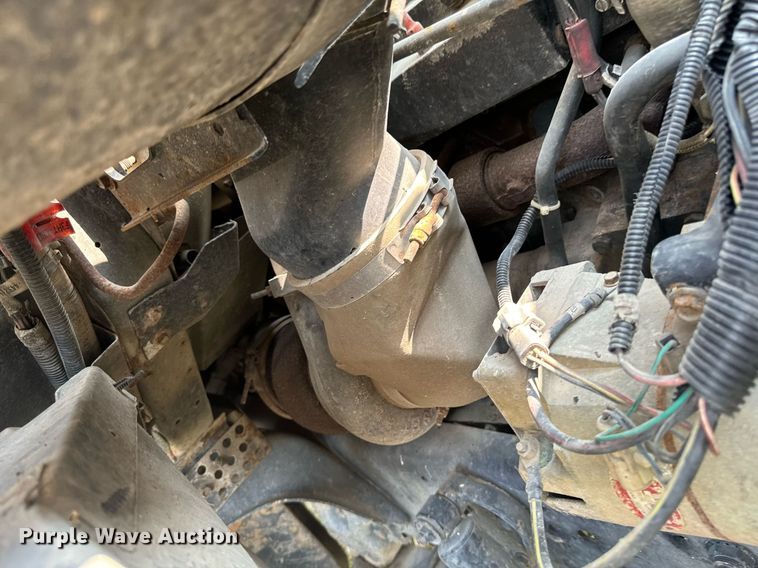 image for item LC9064 1995 Ford L9000 hydrovac truck