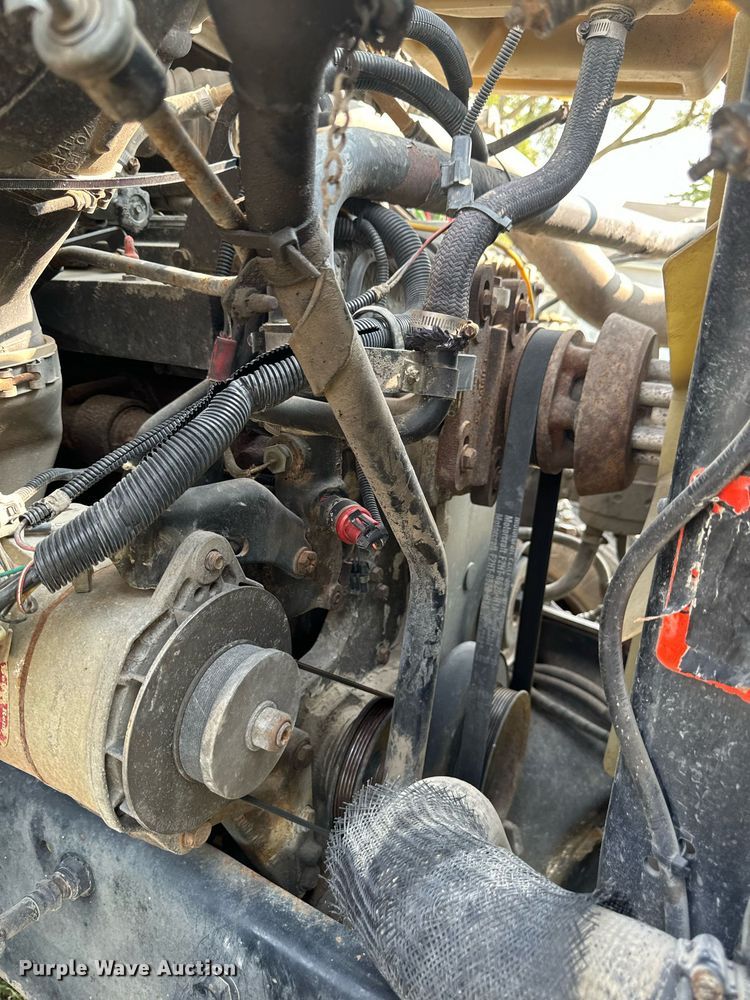 image for item LC9064 1995 Ford L9000 hydrovac truck