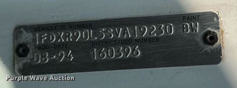 image for item LC9064 1995 Ford L9000 hydrovac truck