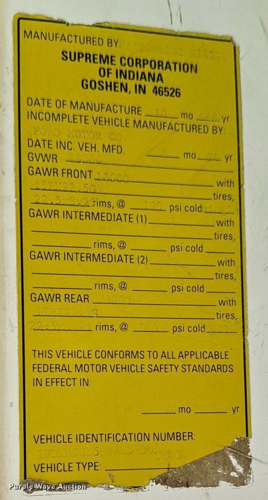 image for item LC9064 1995 Ford L9000 hydrovac truck