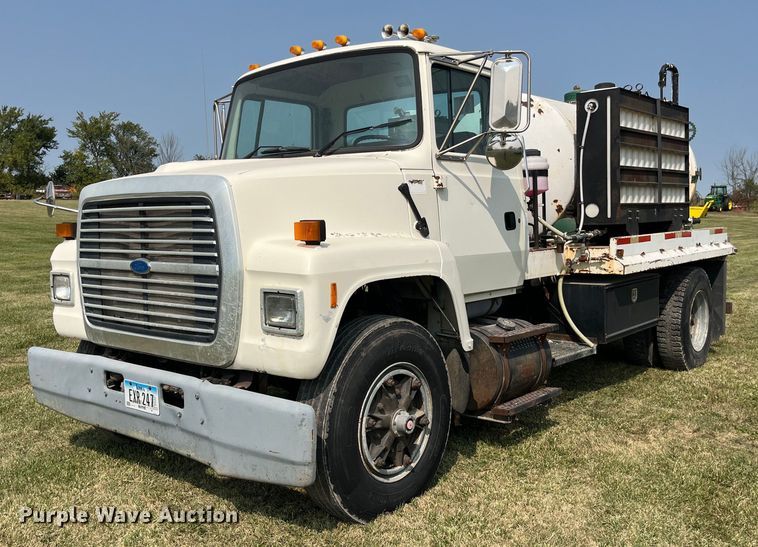 image for item LC9066 1997 Ford LN8000 hydrovac truck